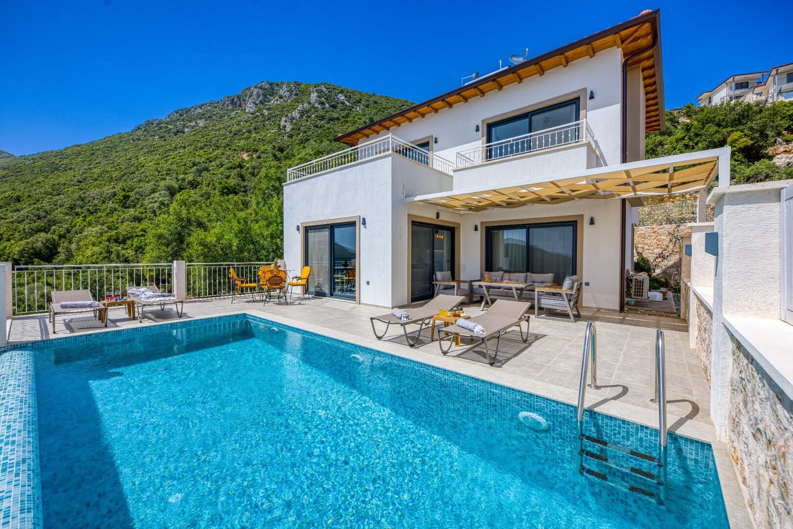 Villa Poeta — 10