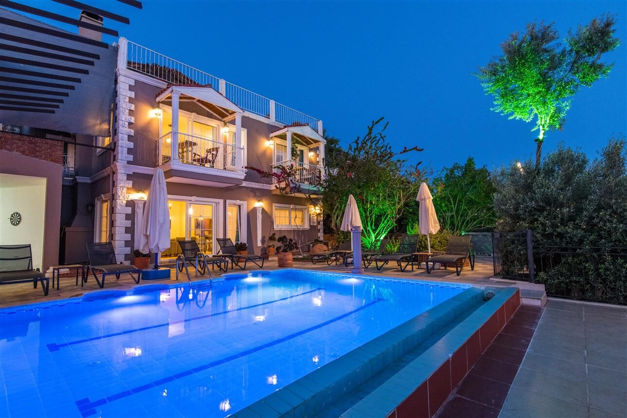 Villa Tulip — 19