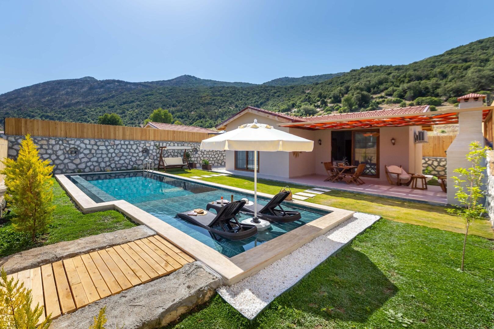 Villa Red — 1
