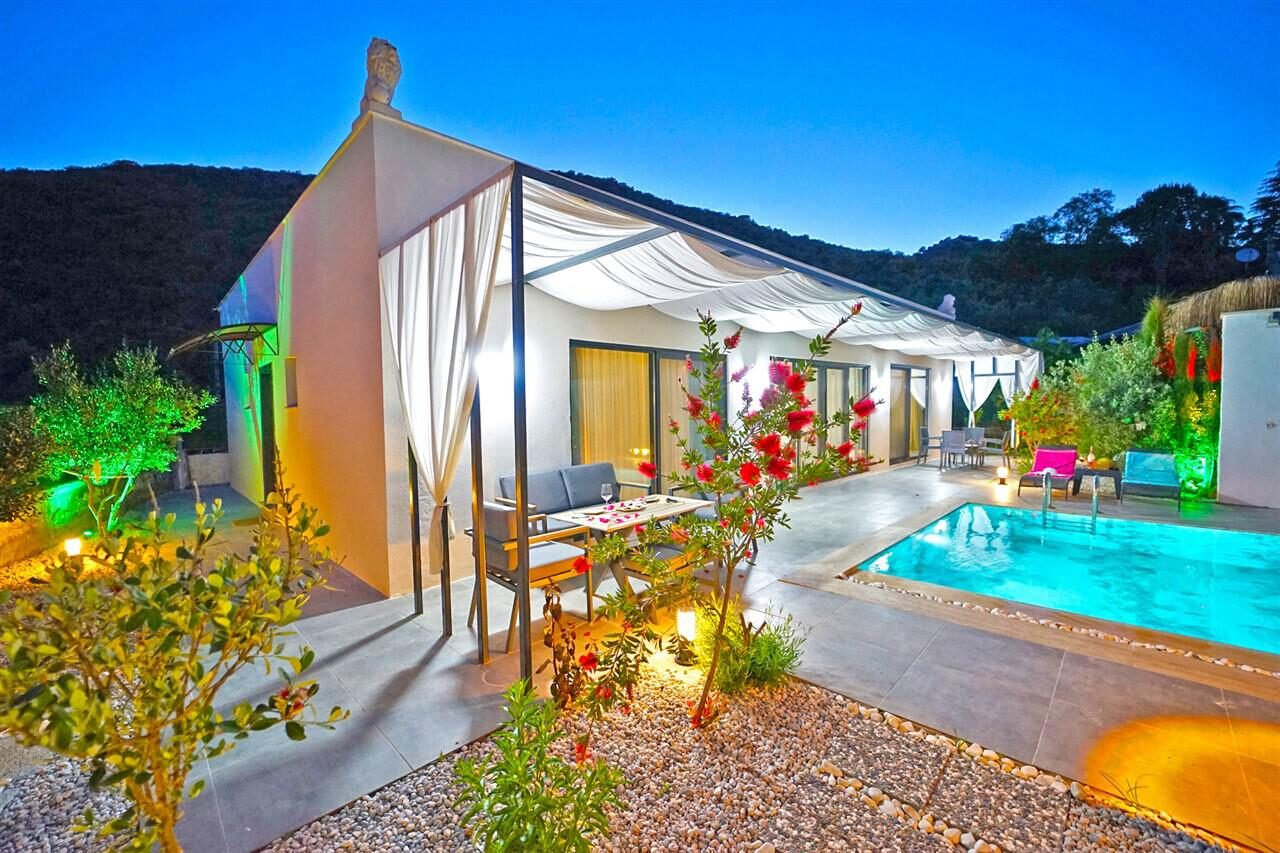 Villa Mamon Luxury Life — 2
