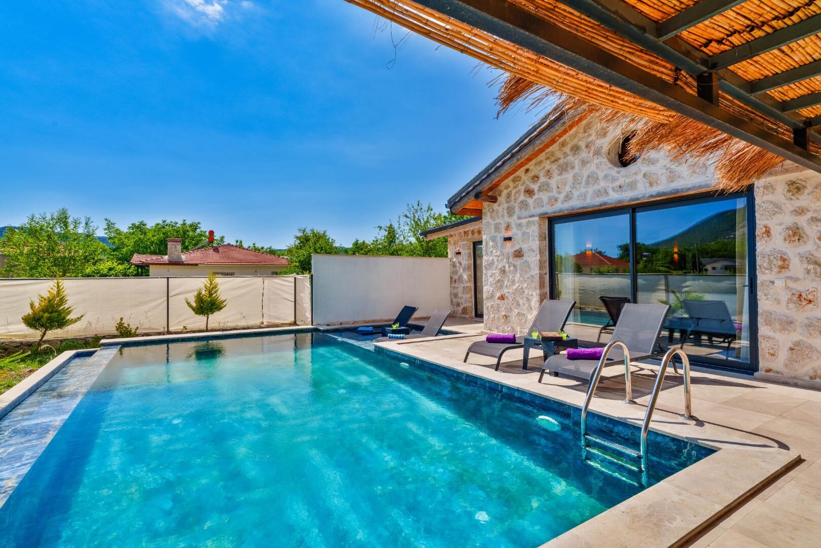 Villa Loya — 2