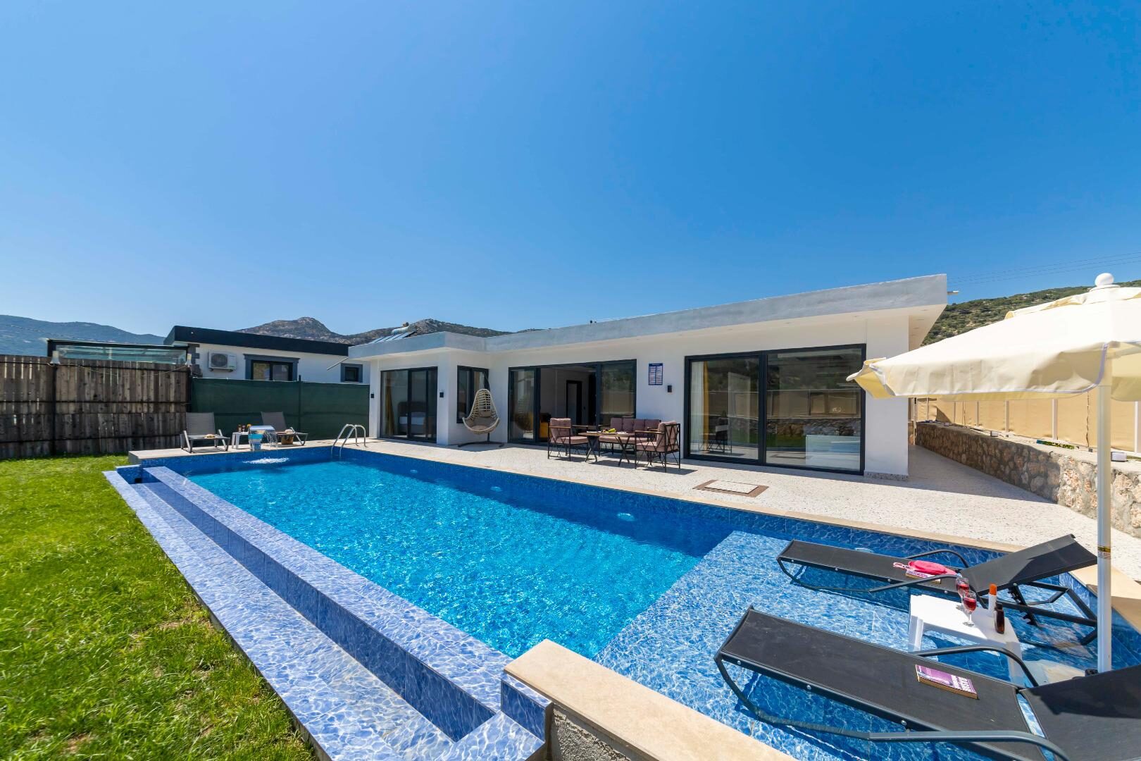 Villa Guru — 18