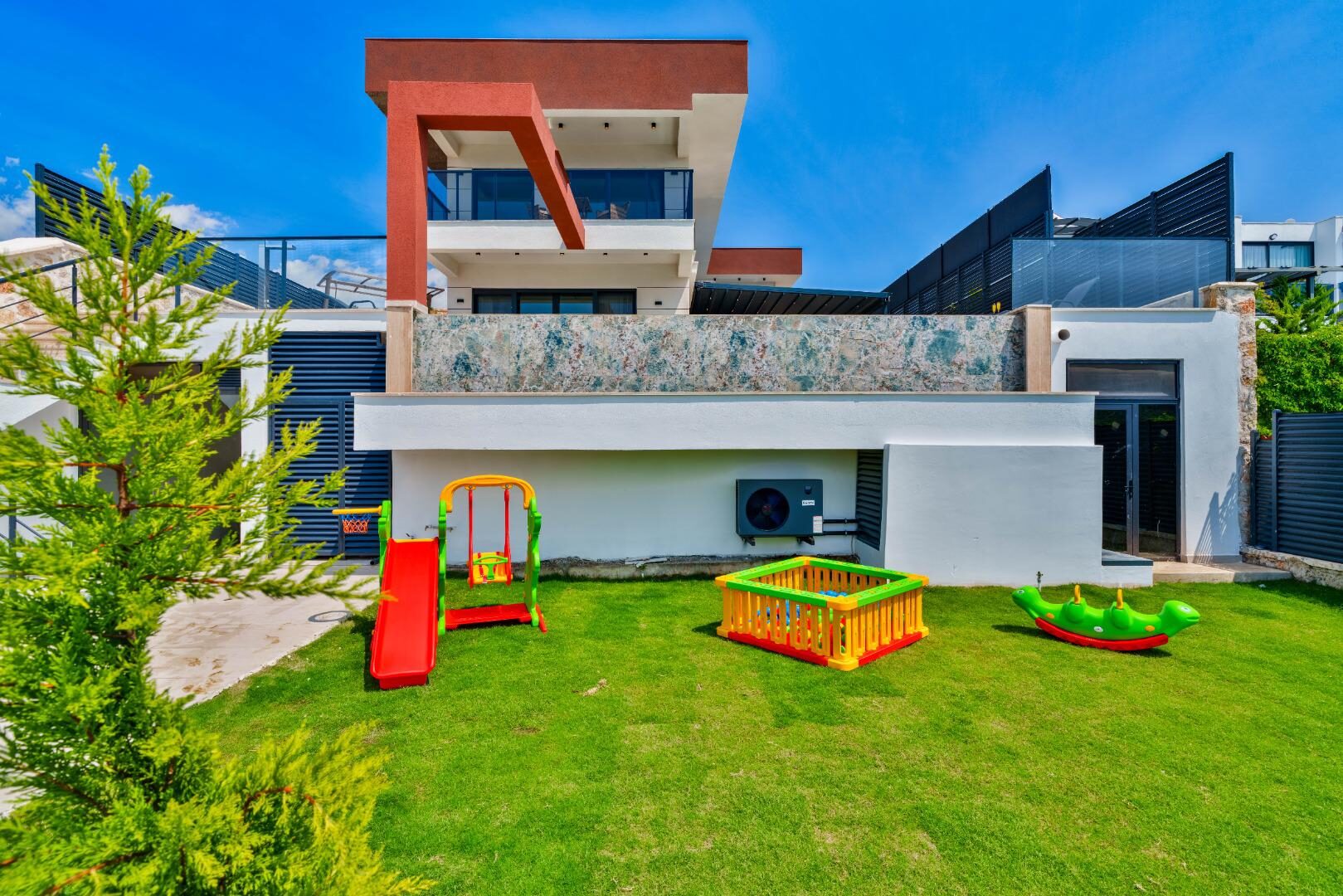 Villa Newcastle — 6