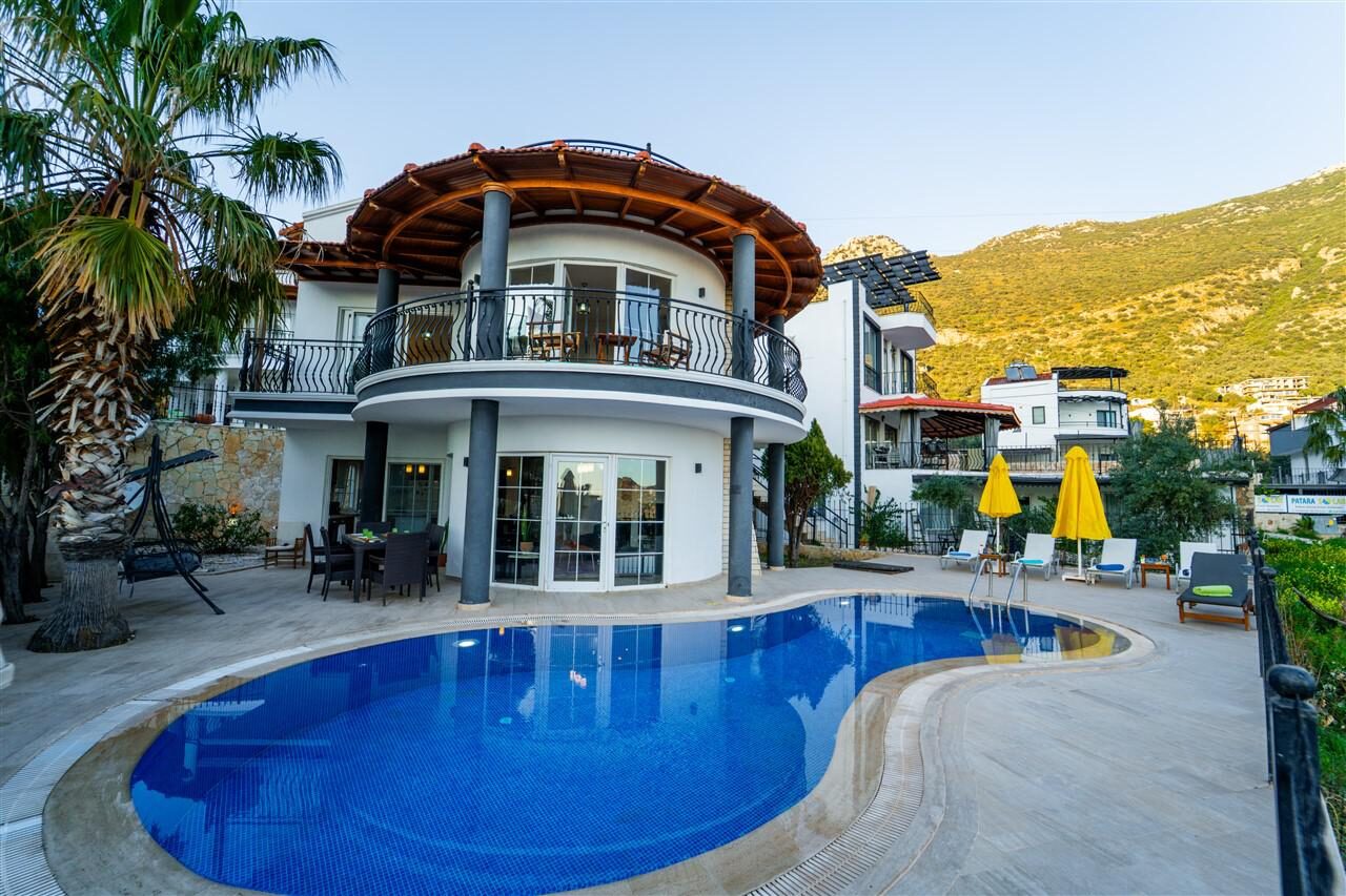 Villa Asmin — 1