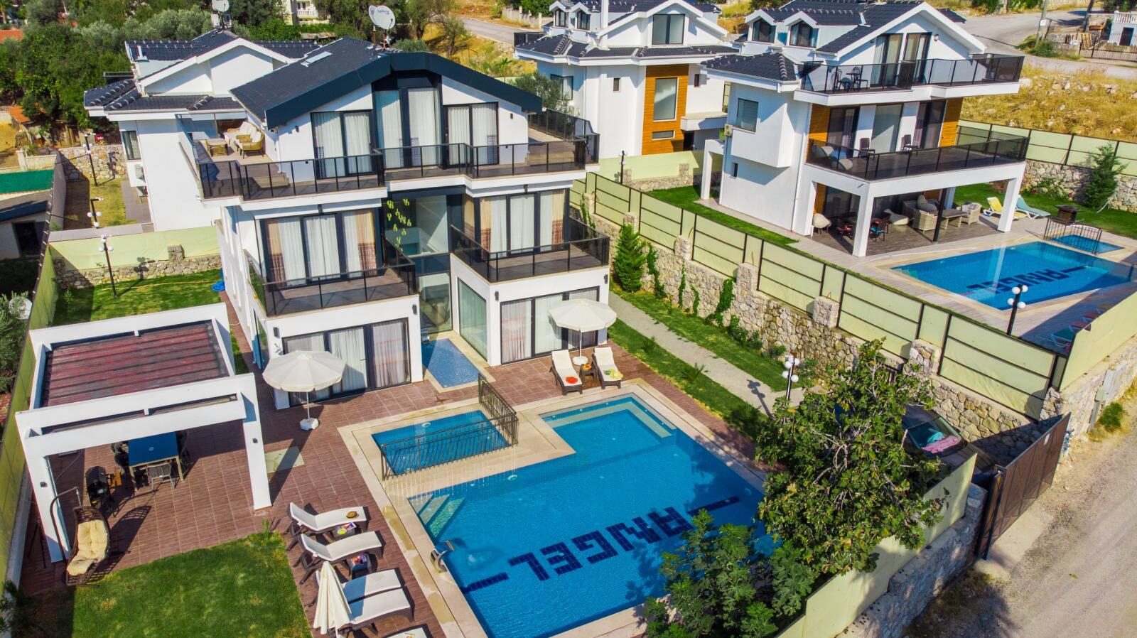 Villa Balkan 1 — 24