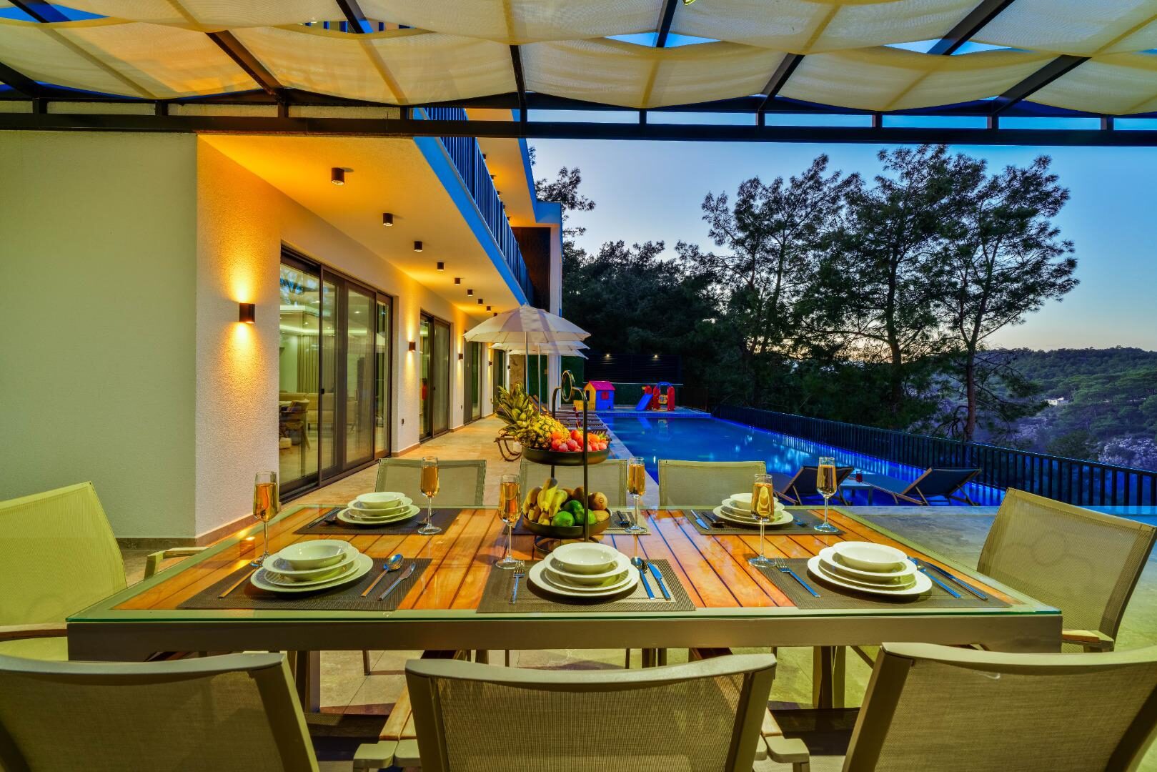 Villa Blue Night — 7