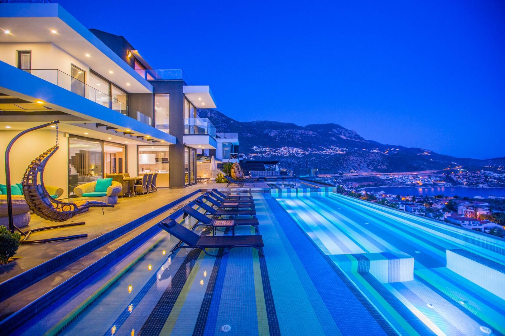 Villa Vogue — 45
