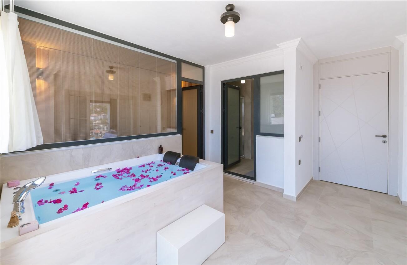 Villa Eterna — 50