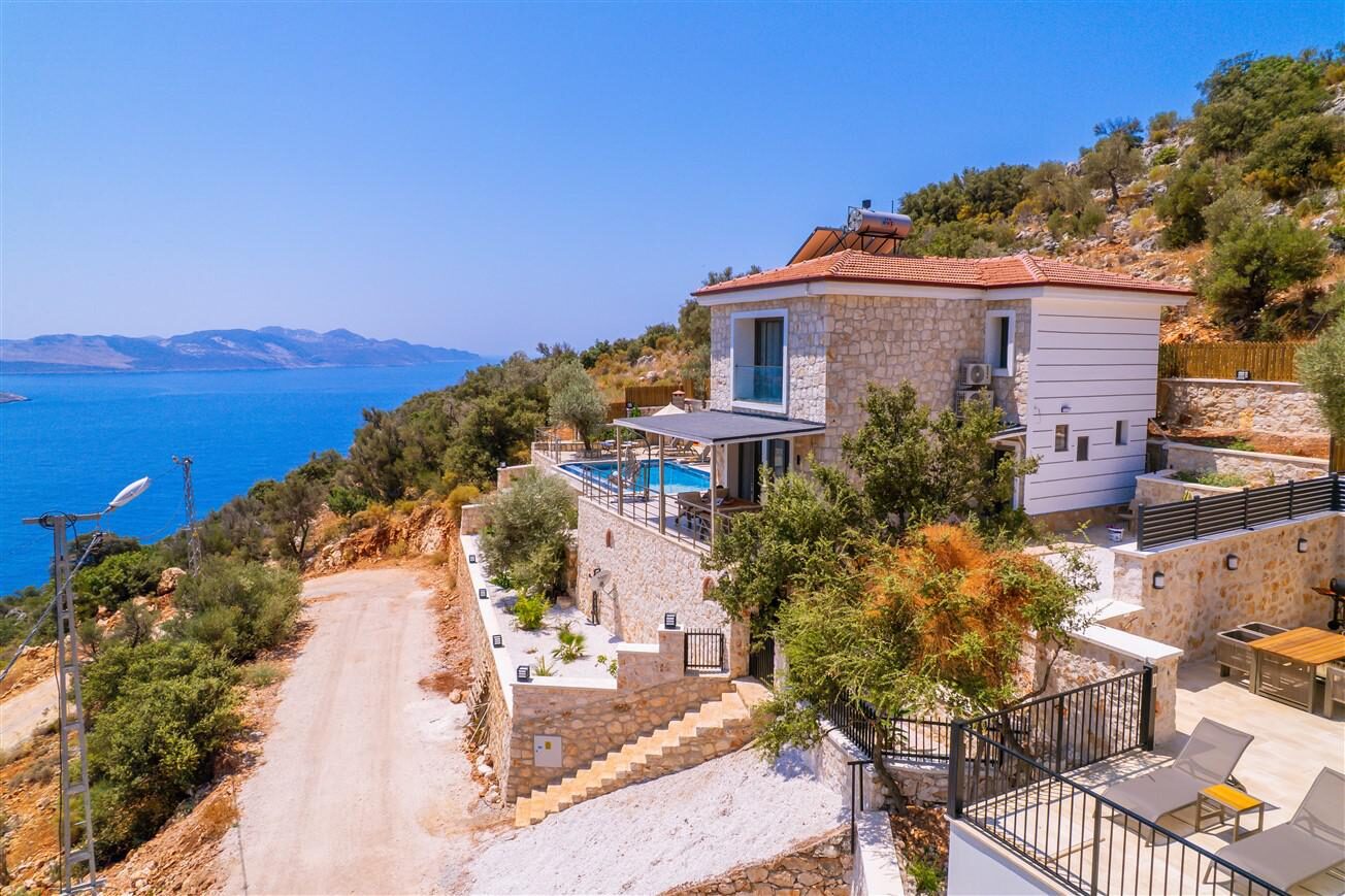 Villa Eterna — 84