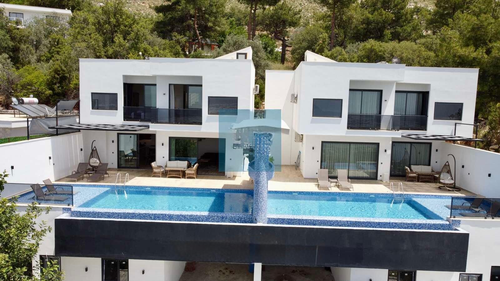 Villa Valiant 1 — 1