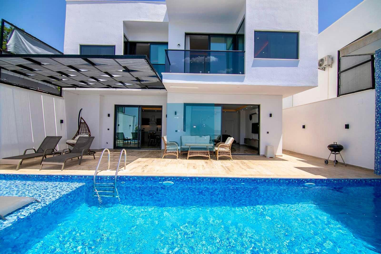 Villa Valiant 2 — 4