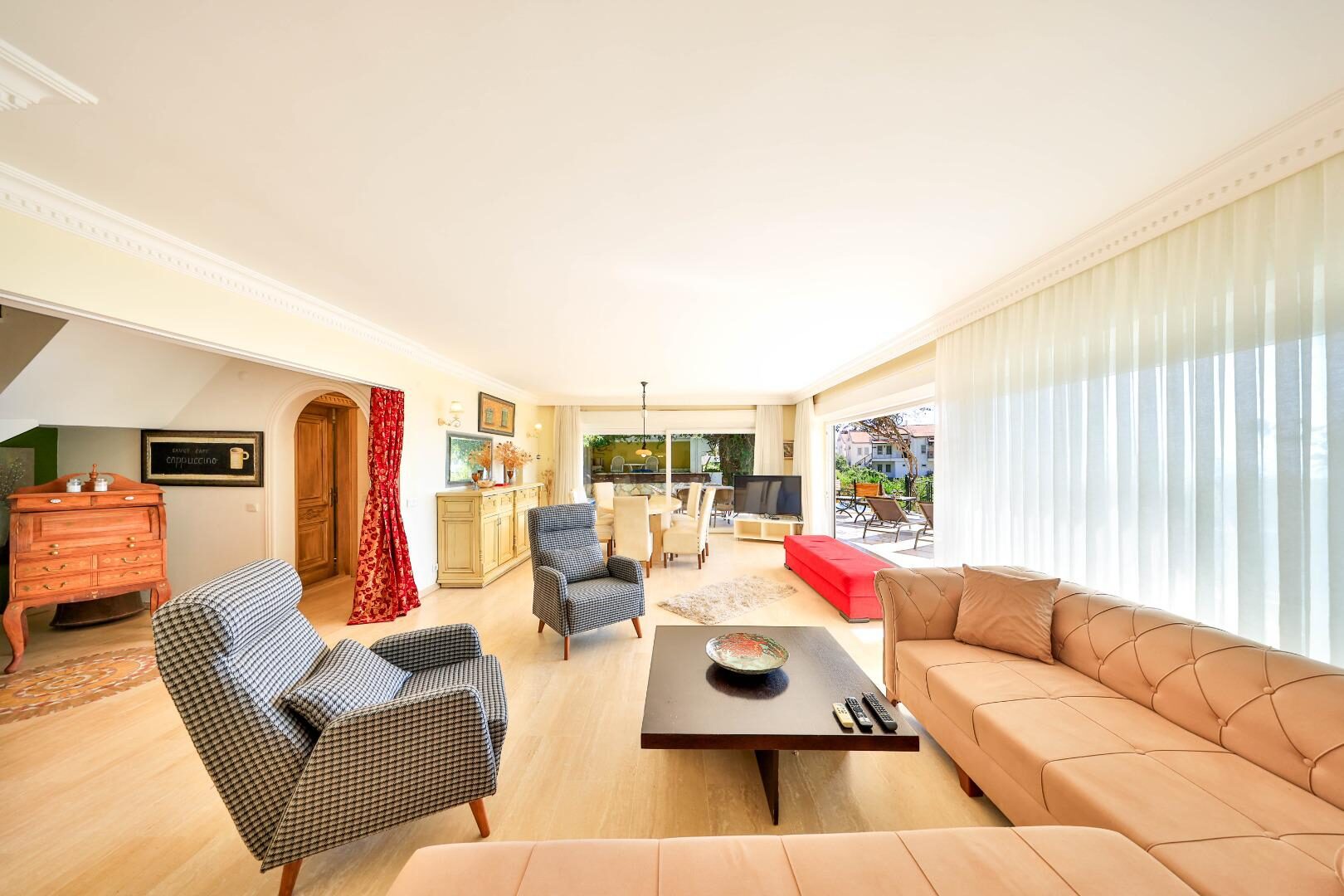 Villa Noyan — 11