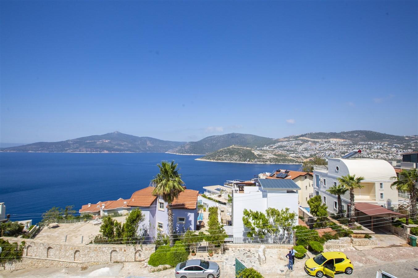 Villa Baysal Bergamot — 2